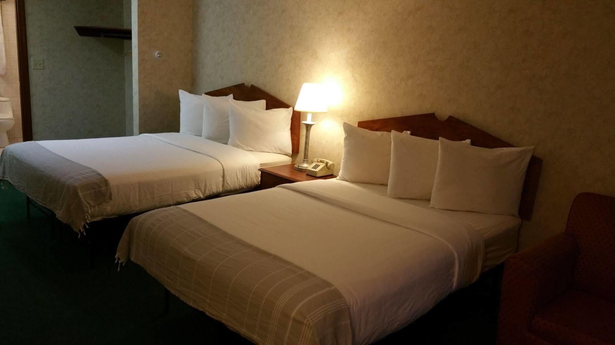 Dartmouth Motor Inn Екстер'єр фото
