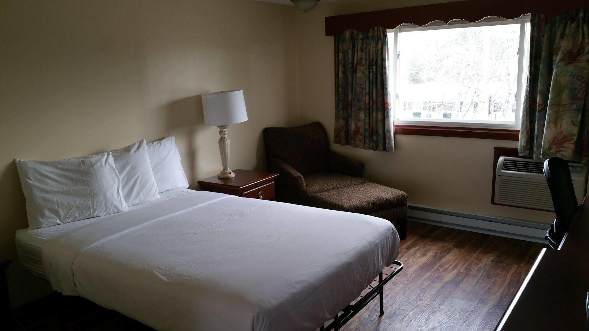 Dartmouth Motor Inn Екстер'єр фото